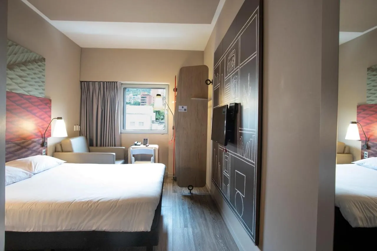 Hotel Ibis Cali Granada