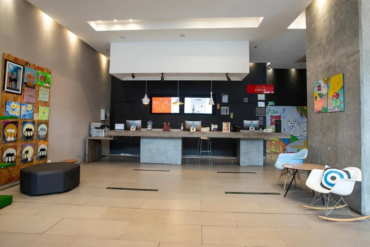 Hotel Ibis Cali Granada 3*,